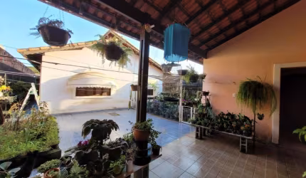 Casa Térrea para Venda em Mogi das Cruzes, Vila Caputera, 3 dormitórios, 3 suítes, 5 banheiros, 3 vagas