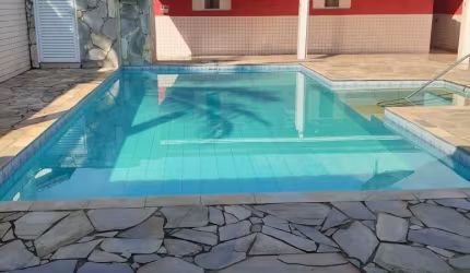 Casa a venda condomínio fechado com  504² | 4 quartos sendo 3 suítes |  piscina e area gourmet .