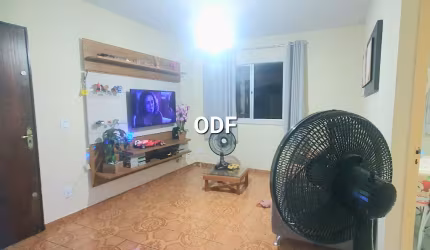 Lindo Apto com 2 dorm, piscinas, 2 quadras, no  Eloy chaves.