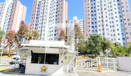 Excelente Apto Térreo Garden, lazer completo, vagas cobertas.