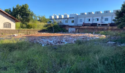 Lindo terreno de 680m² no Petrópolis