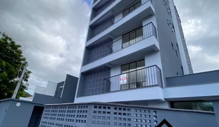 Lindo apartamento com suite no Saguacu