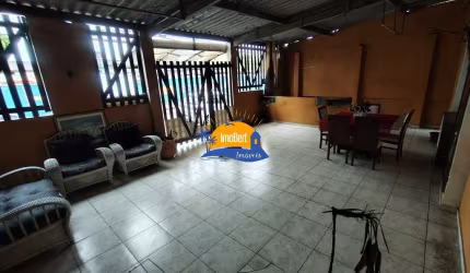 Casa comercial no Centro de Bertioga-SP: 12 suítes, 432m² de área. Agende sua visita!