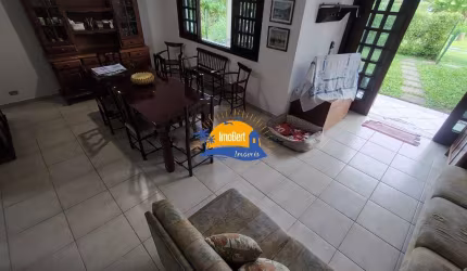 Imperdível casa em condomínio no Indaiá! 4 quartos, 2 suítes, lazer completo e segurança em Bertioga-SP!