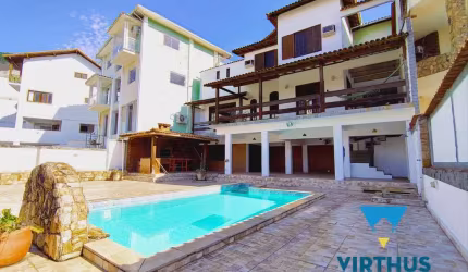 Freguesia - Casa com piscina em condomínio fechado