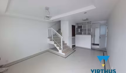 Casa duplex geminada, 3 quartos, suíte, sótão Freguesia, Estrada do Bananal