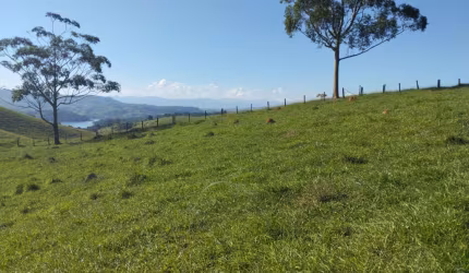 Terrenos com ampla area de lazer próximo á represa!