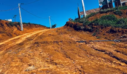 ED-Terrenos bonitos e bom acessível