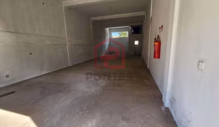Barracão / Galpão / Depósito para alugar no Jardim Aeroporto, Botucatu  por R$ 2.400