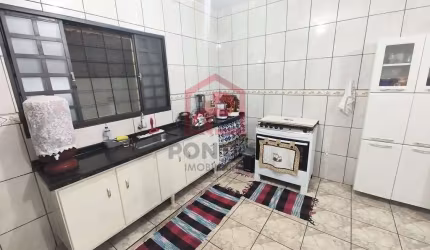 Casa com 4 quartos à venda no Jardim Panorama, Botucatu , 207 m2 por R$ 478.000