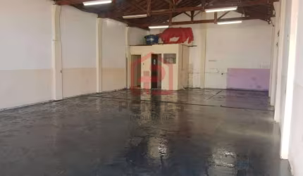 Barracão / Galpão / Depósito à venda na Vila Nossa Senhora de Fátima, Botucatu  por R$ 330.000