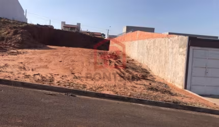 Terreno à venda no Residencial Lívia I, Botucatu  por R$ 115.000