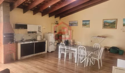 Casa com 3 quartos à venda no Jardim Dona Marta (Rubião Junior), Botucatu , 140 m2 por R$ 260.000