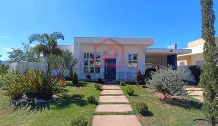 Casa com 3 quartos à venda no Ninho Verde, Pardinho  por R$ 790.000