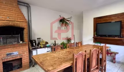 Casa com 3 quartos à venda na Vila Maria, Botucatu , 237 m2 por R$ 599.000