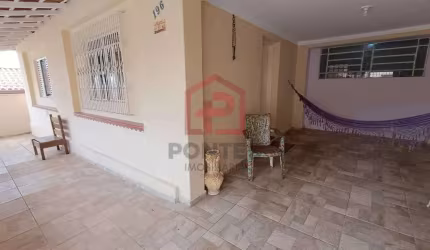 Casa com 2 quartos à venda na Vila Maria, Botucatu  por R$ 320.000