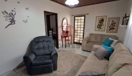 Casa com 3 quartos à venda na Vila Antártica, Botucatu , 166 m2 por R$ 380.000