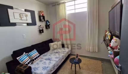 Casa com 3 quartos à venda na Vila Casa Branca, Botucatu  por R$ 390.000