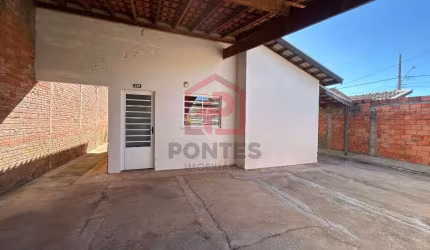 Casa com 2 quartos à venda no Conjunto Residencial Jatobá, Botucatu  por R$ 230.000