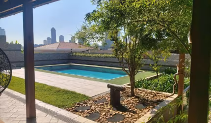 CASA ALPHAVILLE 2 - 03 DORMIT SENTO 1 SUÍTE, PROX  BANCOS/ PADARIA LA VILLE