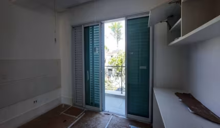 CASA MELVILLE PARA LOCAÇÃO / COM ELEVADOR/ REFORMADA/ LINDA MARAVILHOSA