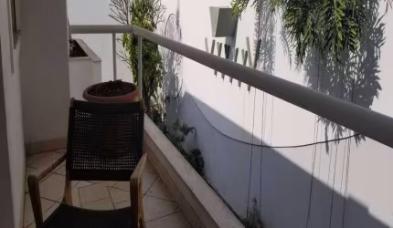 CASA PARA LOCAÇÃO NO ALPHAVILLE 1 - PRÓXIMO DA PORTARIA -