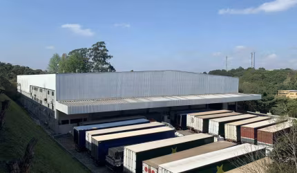 GALPÃO LOCALIZADO EM COTIA, COM 14 DOCAS PD 12 MTS²