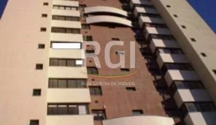 Belíssimo apartamento de 3 quartos, sendo 1 suíte , totalmente MOBILIADO, living com 2 ambientes com lareira, piso em porcelanato na área social e laminado nos dormitórios, churrasqueira, rebaixamento