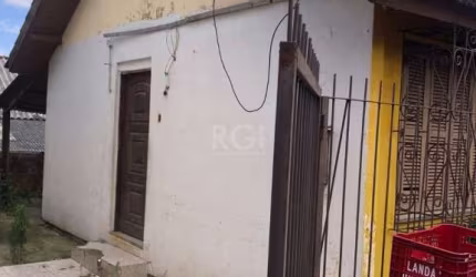 Casa com 3 quartos, 1 vaga de garagem, no bairro Jardim Carvalho, Porto Alegre/RS   &lt;BR&gt;  &lt;BR&gt;Esta casa de 57,85m² com três dormitórios apresenta uma combinação ideal de conforto e funcion