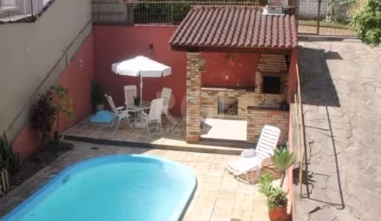 Casa 3 dormitórios com piscina Parque Santa Fé&lt;BR&gt;&lt;BR&gt;Excelente casa no Parque Santa Fé, composta por andar térreo com amplo living com lareira, ampla área de churrasqueira, cozinha, lavab