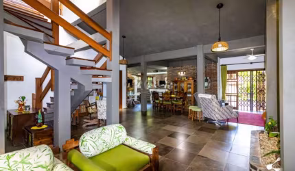 CASA,5 DORMITRIOS, 4 SUITES, 5 VAGAS, BAIRRO TRISTEZA, PORTO ALEGRE/RS      &lt;BR&gt;&lt;BR&gt;Morar no coração do bairro Tristeza, com toda infraestrutura que ele oferece, pode ser sua  melhor alter