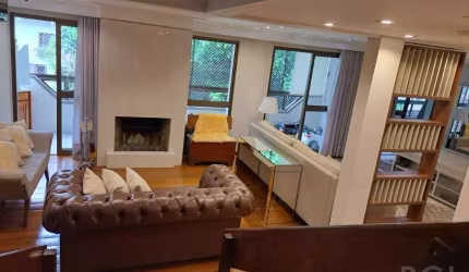 Cobertura 3 dormitórios sendo uma suíte máster na Tauphick Saad, posição solar privilegiada, terraço com ótimo espaço ao ar livre, living amplo com sacada, lareira, escada em madeira nobre, churrasque