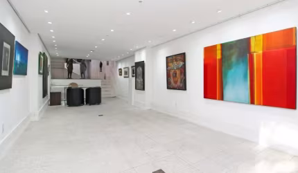 Casa a 50 metros da Padre Chagas, no coração do bairro Moinhos de Vento. Atualmente utilizada para fins comerciais, mas pode ser usada como residência. Uma rara oportunidade em localização nobre do ba