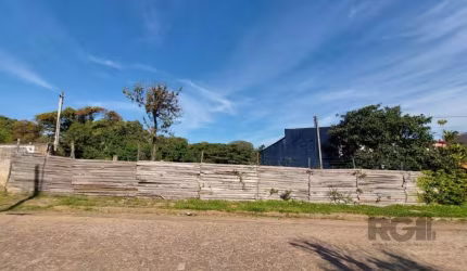 Ótima oportunidade - terreno com mais de 1.300 m² que pode ser com finalidade comercial ou residencial   &lt;BR&gt;     &lt;BR&gt;A poucos metros da Avenida Teresópolis e mercado Super Três, nas proxi