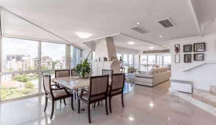 Cobertura duplex com 3 suítes, jacuzzi e vista deslumbrante a venda no Moinhos de Vento!&lt;BR&gt;&lt;BR&gt;Nos 412 m² de área privativa, você vai encontrar 3 suítes, todas com closet e hidro (uma é m