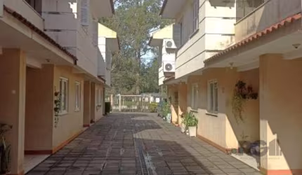 EXCELENTE casa em condomínio no Guarujá, Com 03 dormotórios.                                                                       &lt;BR&gt;casa com 03 dorm. (01 suíte), sala de estar e jantar, cozin