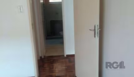 Apartamento com 2 quartos, 1 vaga de garagem, no bairro Medianeira, Porto Alegre/RS   &lt;BR&gt; &lt;BR&gt;Encantador apartamento de 53,31m² com dois dormitórios localizado em uma área tranquila e res