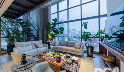 Belíssimo apartamento no Glass Aurélio andar alto,  Living com pé direito duplo,  174m² privativos finamente decorado por renomado arquiteto,  entrar e morar.&lt;BR&gt;&lt;BR&gt;Hall de entrada privat