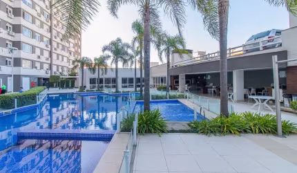 Impecável apartamento mobiliado em andar alto no Residencial Vida Viva Clube Moinho. São 2 amplos dormitórios com 1 suíte, living estar/jantar, cozinha americana, banheiro social, 1 vaga de garagem co