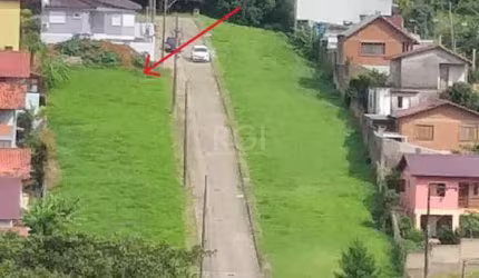 Terreno escriturado em condomínio fechado,  com 204 m² privativo (17 X 12). Pode ser financiado. A área total do condomínio é bem maior, possui área coletiva e preservação ambiental. Condomínio com 22