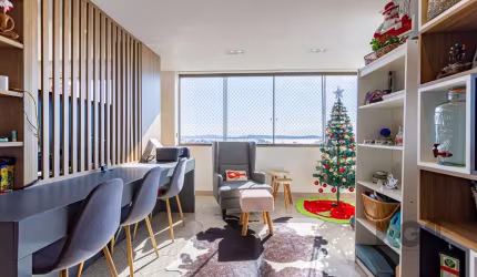 COBERTURA DUPLEX COM 3 QUARTOS, 2 DELES SUÍTE E 2 VAGAS DE GARAGEM NO BAIRRO TRISTEZA EM PORTO ALEGRE.&lt;BR&gt;Descubra esta linda cobertura duplex com 194m² privativos, localizada na tranquila Trave