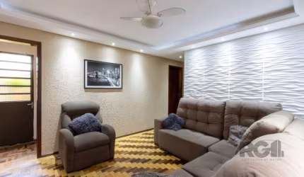*****************************Veja esta oportunidade!!!!!!!******************************&lt;BR&gt;Excelente casa à venda em ótima localização na Tristeza, Porto Alegre, residencial e comercial!&lt;BR&