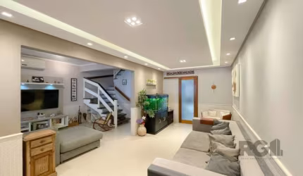 Casa em localização privilegiada no bairro Vila Assunção.&lt;BR&gt;A sala principal é elegantemente aprimorada com uma lareira, proporcionando aconchego durante os dias mais frios, além de contar com 