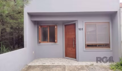Casa com 2 quartos, churrasqueira, vaga de garagem, no bairro Hípica, Porto Alegre/RS     &lt;BR&gt;&lt;BR&gt;Localizada em um bairro residencial tranquilo, esta casa encantadora de 67,85m² oferece um