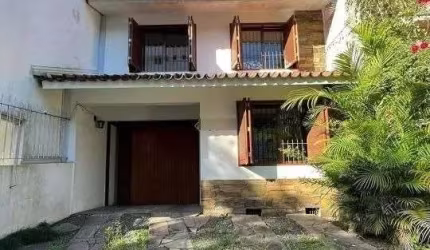 Casa 3 dormitórios, sendo 1 suíte, 217 m² de área privativa e 3 vaga(s) de garagem. Localizado na Rua/Av. Coronel Feijó, no bairro São João em Porto Alegre.&lt;BR&gt;&lt;BR&gt;Excelente casa com churr