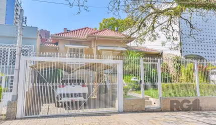 Casa 4 dormitórios,  660 m² de área privativa. Localizado na Rua/Av. Corte Real, no bairro Petrópolis em Porto Alegre.