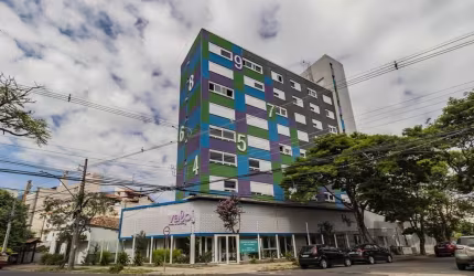 Studio premium 100% mobiliado com vaga. Localização com máxima demanda em Porto Alegre. Novos. Rodando por aplicativo. Gestão profissional. Investimento com alta rentabilidade já no mês seguinte ao in