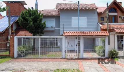 Excelente residência com aproximadamente 347,57m², em terreno 10x38m. Próximo ao Shopping Paseo, Clube Jangadeiros e a todos os recursos do bairro.&lt;BR&gt;&lt;BR&gt;Totalmente repaginada, tanto elét