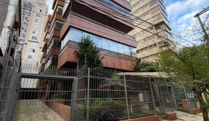 Cobertura 3 dormitórios, suíte, 2 vagas no bairro, Petrópolis em Porto Alegre.&lt;BR&gt;Ampla cobertura com 196m², ao lado do Grêmio Náutico União. São 3 dormitórios no total, sendo 2 na parte inferio