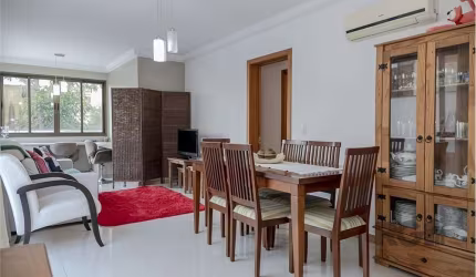 Apartamento Garden impecável, 2D com suíte, churrasqueira, vaga dupla, amplo espaço na área externa. Próximo ao Bourbon Ipiranga (3 min). Preço e disponibilidade do imóvel sujeitos a alteração sem avi
